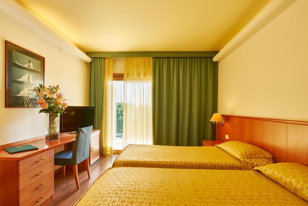 Hotel Rialto Градо Экстерьер фото