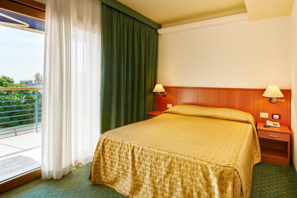Hotel Rialto Градо Экстерьер фото