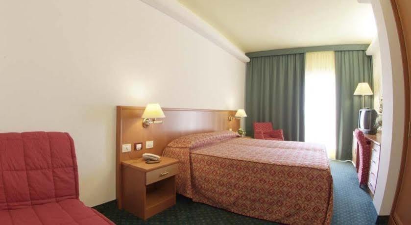 Hotel Rialto Градо Экстерьер фото